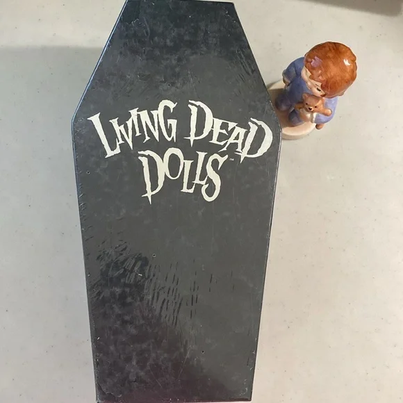 リビングデッドドールズ PESTILENCE Living Dead Dolls Pestilence